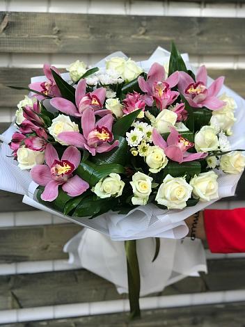 Букет цветов из: Розы и Хризантемы в Калино